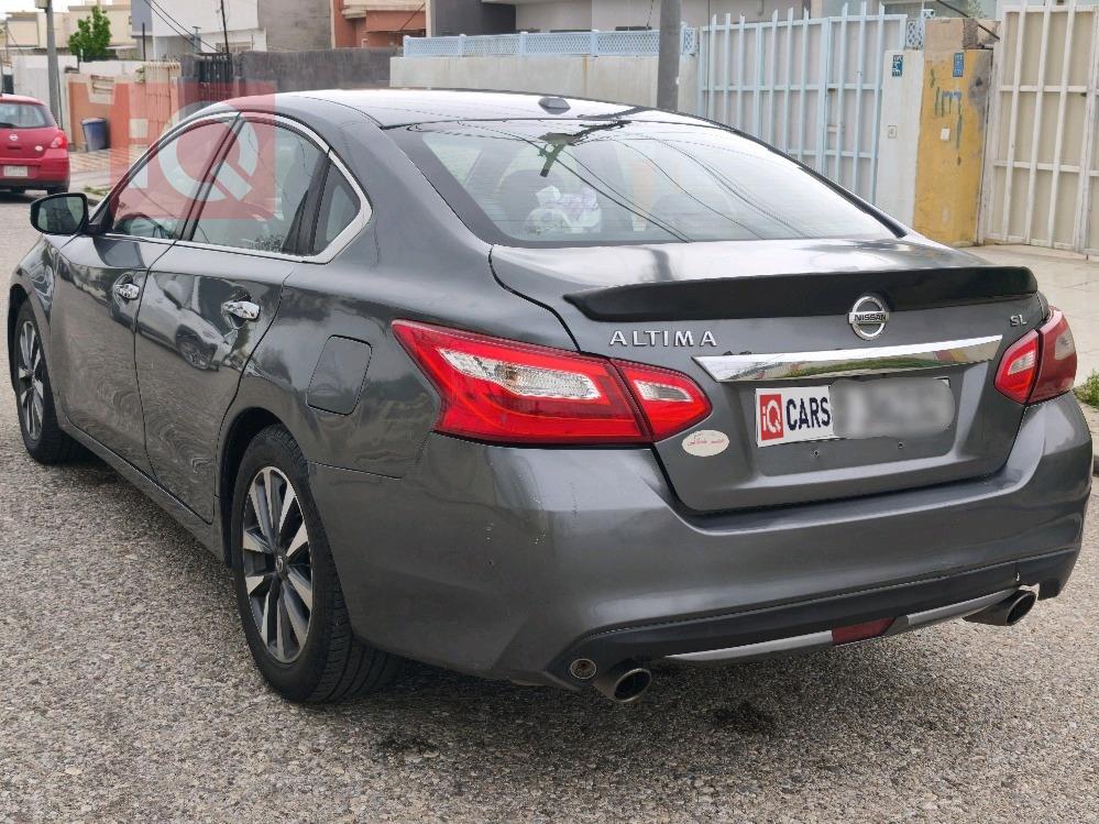 نيسان ألتيما